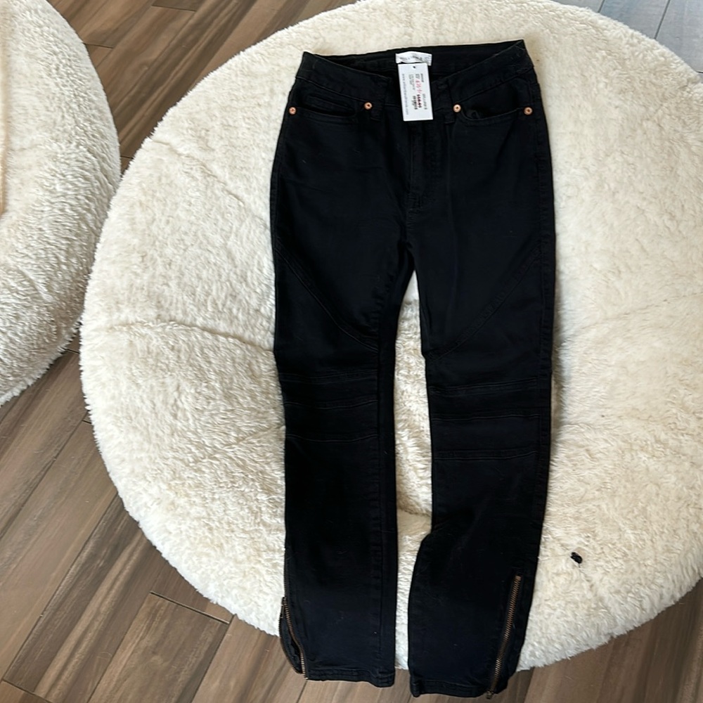William B size small five pocket Moto pants with the zipper detail